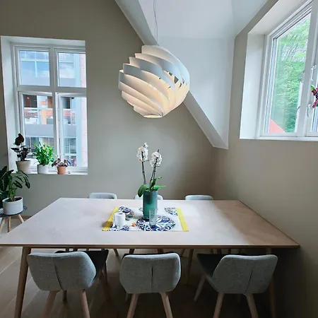 80m2 Unique, Apartment, Near Train Station&tram Apartment Bergen